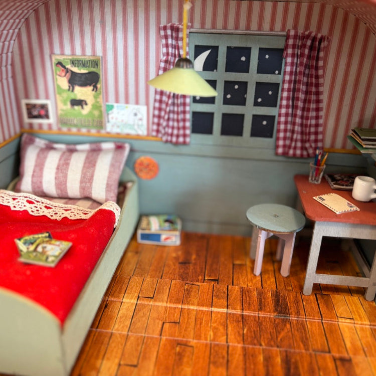 Mouse Mansion To Go - Bedroom | Sam & Julia