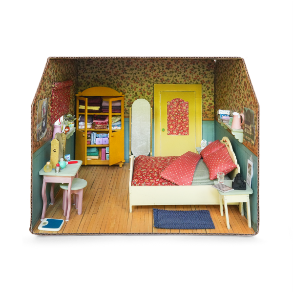 Cardboard Room – Bedroom