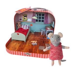 To Go Bundle – Bedroom & Plush Mouse Julia