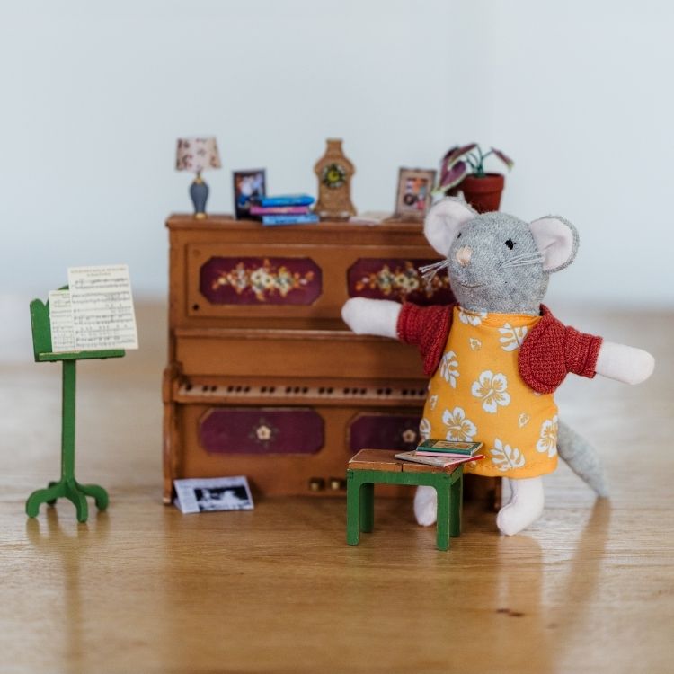 Plush – Julia's Mother